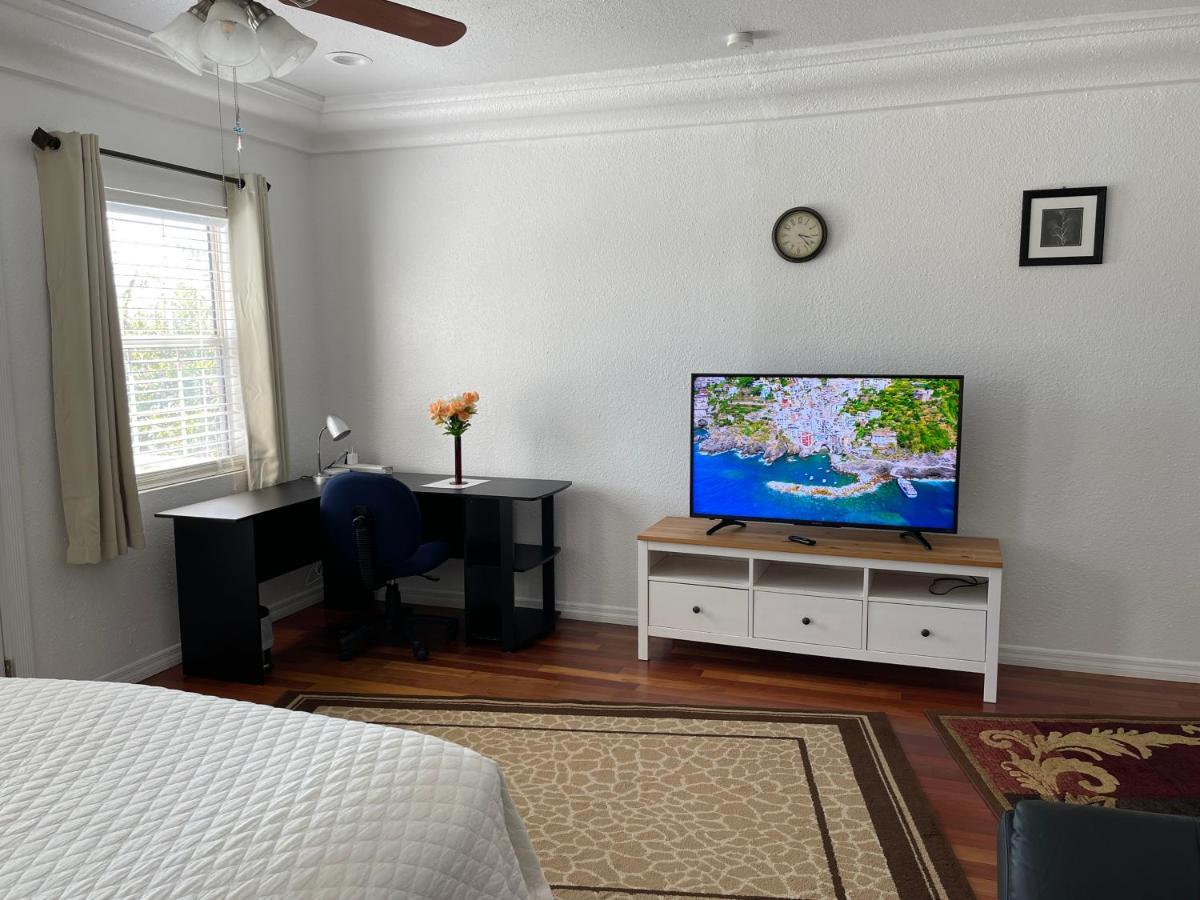 2 Bedroom Apartment Auburndale Bagian luar foto