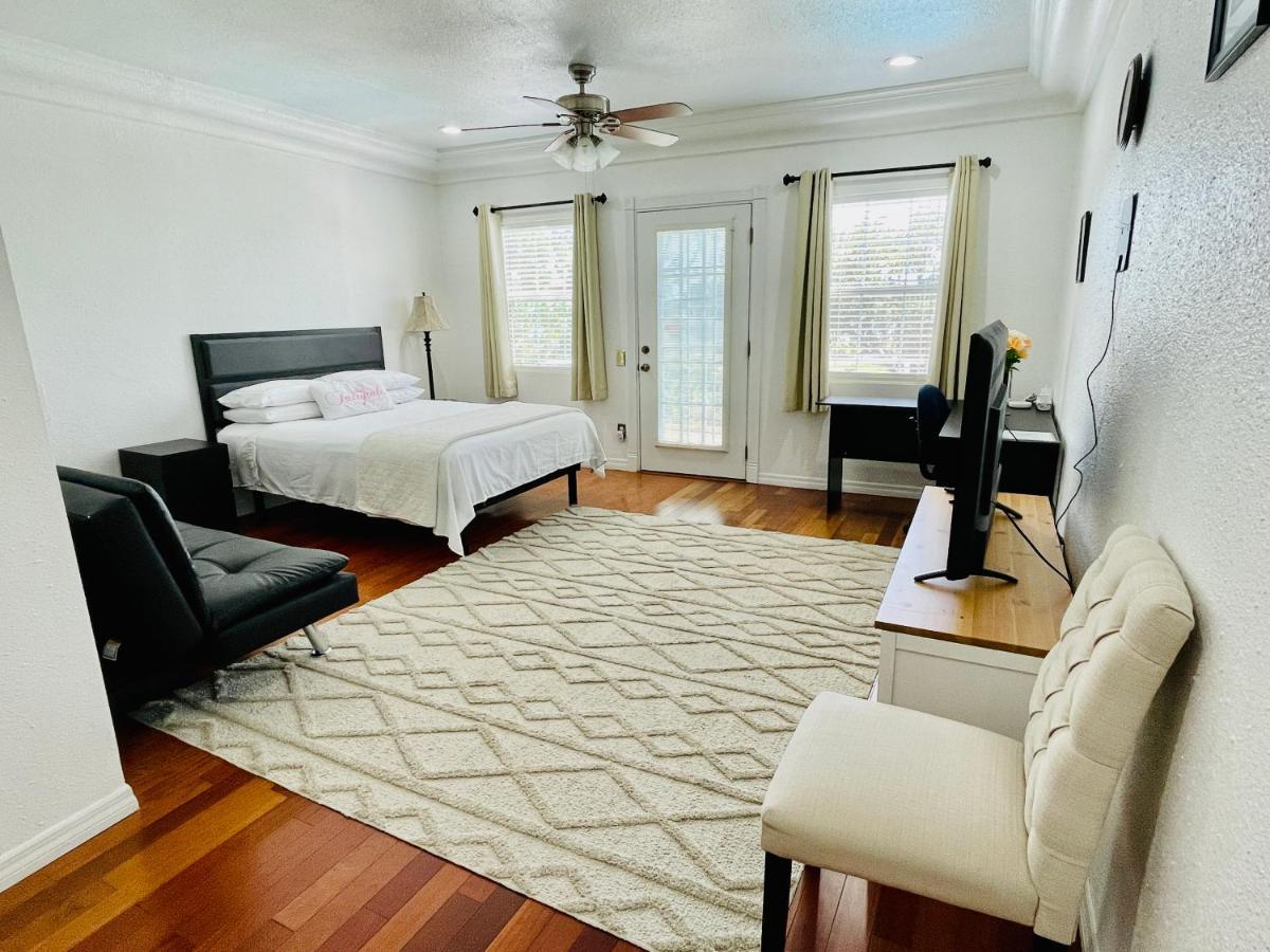 2 Bedroom Apartment Auburndale Bagian luar foto